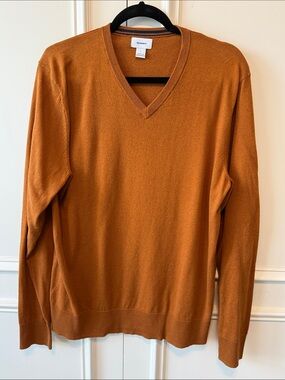 Old Navy Men's V-Neck Sweater in Rust Orange